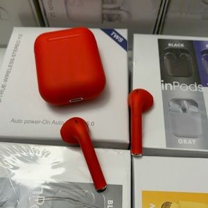 Brand new bluetooth wireless high quality earbuds